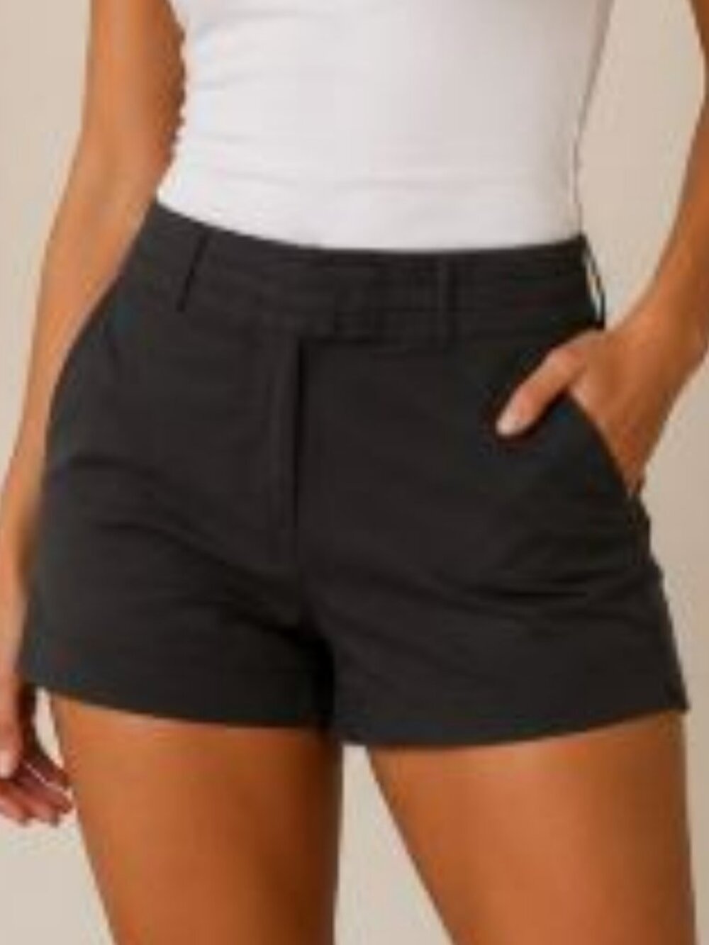 NWT Black Tailored Shorts – Size 24